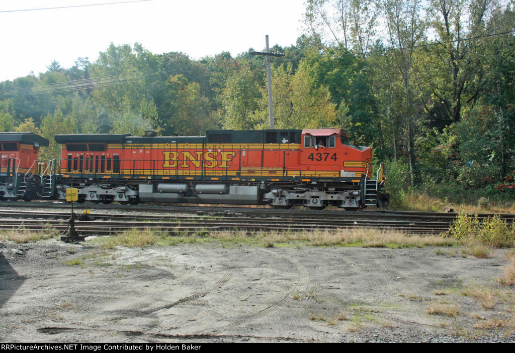 BNSF 4374
